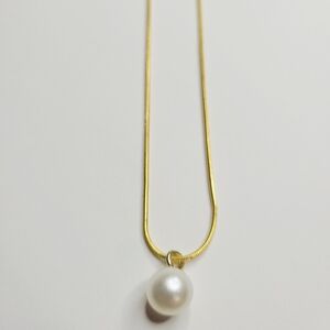 New 21 Inch Gold Color Snake Chain Necklace With Pearl Charm Pendant Understated
